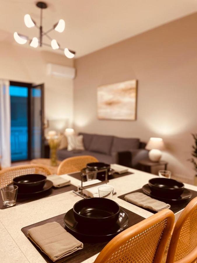 2 Bedroom Apt - Live Like A Local In Kolonaki Athen Exterior foto