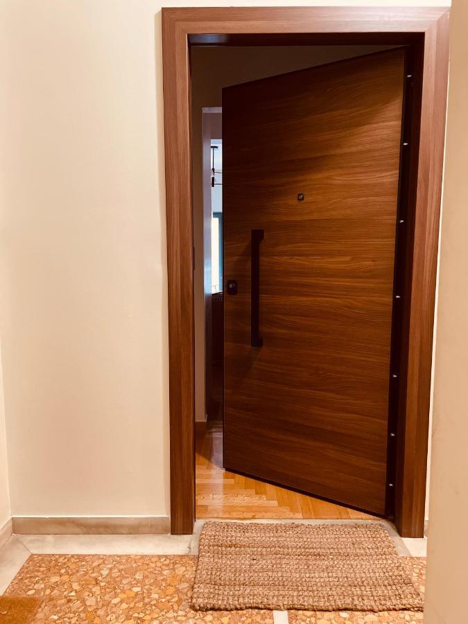 2 Bedroom Apt - Live Like A Local In Kolonaki Athen Exterior foto